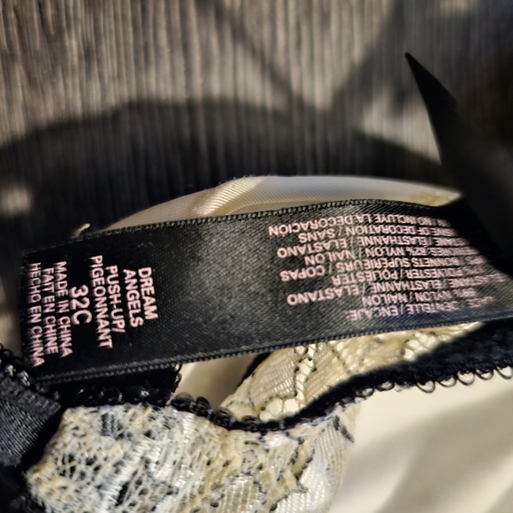 Victoria's Secret 32C Dream Angels Bra - Picture 3 of 4